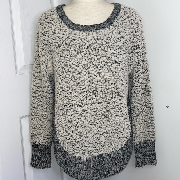 Hippie Love Sweater Size M - Picture 1 of 9